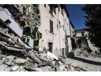 Vigili del Fuoco: senza mensa e a ranghi ridotti nelle aree del sisma