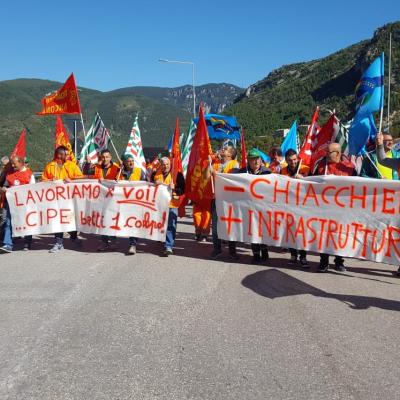Quadrilatero,vertenza Astaldi: sciopero e manifestazione con blocco della SS76