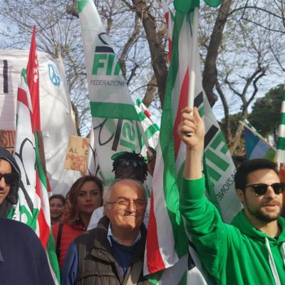 Le Marche plurali ed accoglienti  in corteo ad Ancona