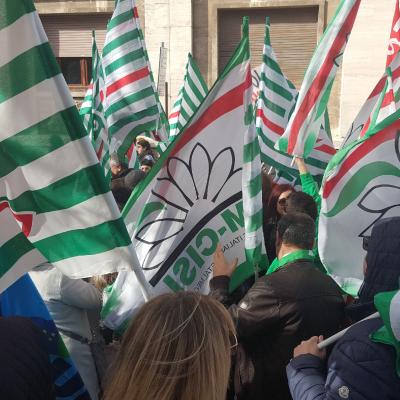 Le Marche plurali ed accoglienti  in corteo ad Ancona