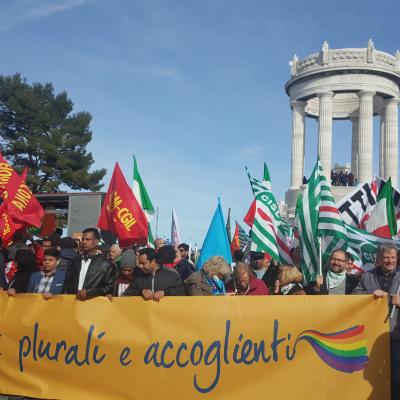 Le Marche plurali ed accoglienti  in corteo ad Ancona