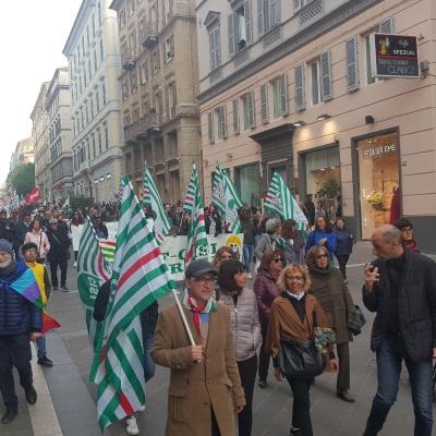 Le Marche plurali ed accoglienti  in corteo ad Ancona