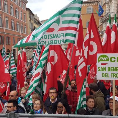 Salute: diritti, lavoro, sviluppo.  In 3000 da tutte le Marche per la  Manifestazione regionale Cgil Cisl Uil  ad Ancona