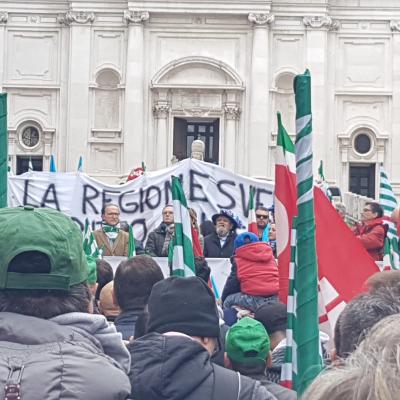 Salute: diritti, lavoro, sviluppo.  In 3000 da tutte le Marche per la  Manifestazione regionale Cgil Cisl Uil  ad Ancona