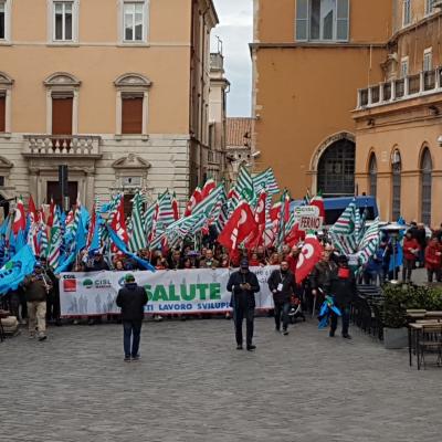 Salute: diritti, lavoro, sviluppo.  In 3000 da tutte le Marche per la  Manifestazione regionale Cgil Cisl Uil  ad Ancona