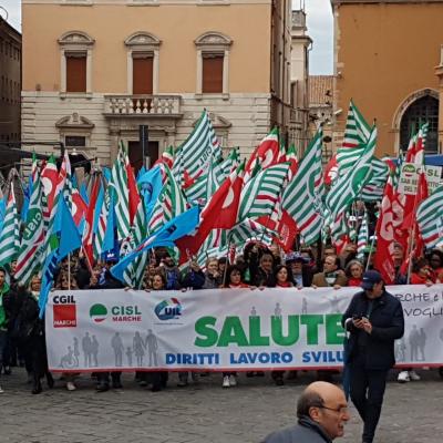 Salute: diritti, lavoro, sviluppo.  In 3000 da tutte le Marche per la  Manifestazione regionale Cgil Cisl Uil  ad Ancona