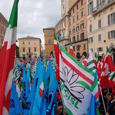 Salute: diritti, lavoro, sviluppo.  In 3000 da tutte le Marche per la  Manifestazione regionale Cgil Cisl Uil  ad Ancona