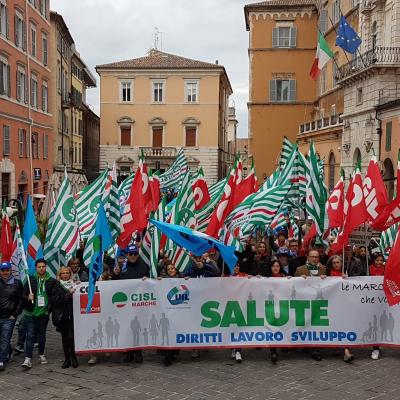 Salute: diritti, lavoro, sviluppo.  In 3000 da tutte le Marche per la  Manifestazione regionale Cgil Cisl Uil  ad Ancona