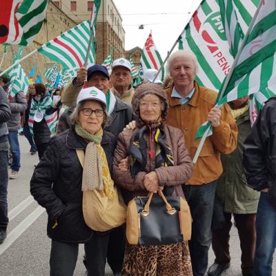 Salute: diritti, lavoro, sviluppo.  In 3000 da tutte le Marche per la  Manifestazione regionale Cgil Cisl Uil  ad Ancona