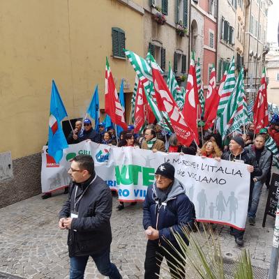 Salute: diritti, lavoro, sviluppo.  In 3000 da tutte le Marche per la  Manifestazione regionale Cgil Cisl Uil  ad Ancona