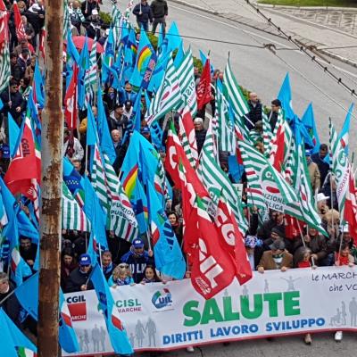 Salute: diritti, lavoro, sviluppo.  In 3000 da tutte le Marche per la  Manifestazione regionale Cgil Cisl Uil  ad Ancona