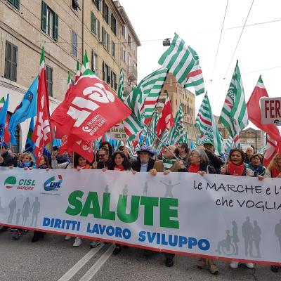 Salute: diritti, lavoro, sviluppo.  In 3000 da tutte le Marche per la  Manifestazione regionale Cgil Cisl Uil  ad Ancona