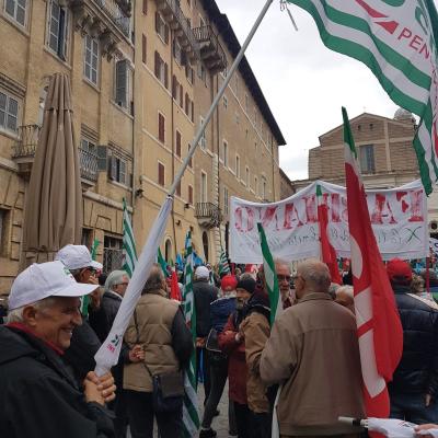 Salute: diritti, lavoro, sviluppo.  In 3000 da tutte le Marche per la  Manifestazione regionale Cgil Cisl Uil  ad Ancona