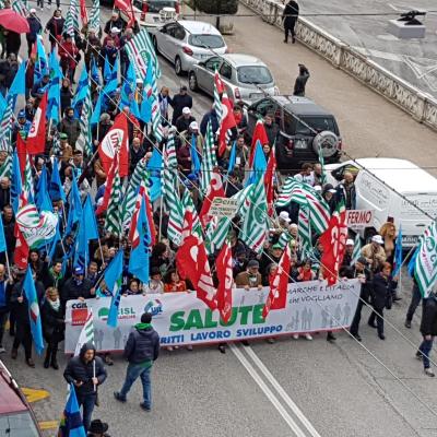 Salute: diritti, lavoro, sviluppo.  In 3000 da tutte le Marche per la  Manifestazione regionale Cgil Cisl Uil  ad Ancona