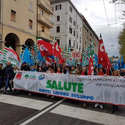 Salute: diritti, lavoro, sviluppo.  In 3000 da tutte le Marche per la  Manifestazione regionale Cgil Cisl Uil  ad Ancona