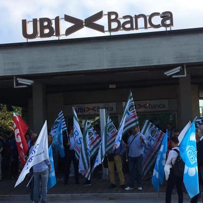 Esternalizzazione Ubi Banca: presidi e assemblee  dei lavoratori a Jesi e Pesaro