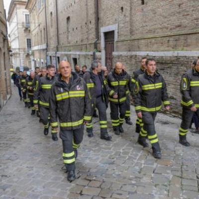 Più dignità per i Vigili del Fuoco: presidio a Pesaro e Macerata. Indetti quattro giorni di sciopero