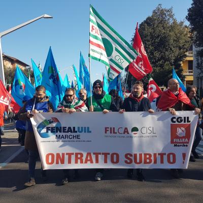 Settore Legno: sciopero generale il 21 febbraio. Manifestazione anche a Pesaro