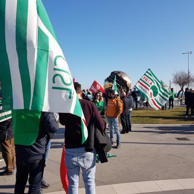 Settore Legno: sciopero generale il 21 febbraio. Manifestazione anche a Pesaro