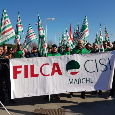 Settore Legno: sciopero generale il 21 febbraio. Manifestazione anche a Pesaro