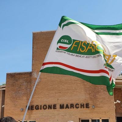 Margherita  Conad stacca la spina al polo logistico di Osimo, manifestazione in Regione