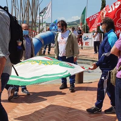 Margherita  Conad stacca la spina al polo logistico di Osimo, manifestazione in Regione