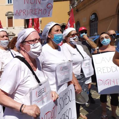 Mense scolastiche e aziendali, lavoratori senza stipendio e prospettive . Mobilitazione nazionale, 24 giugno sit in ad Ancona