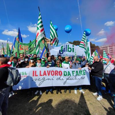 #MaiPiùFascismi: Cgil Cisl e Uil in piazza a Roma per il lavoro, la partecipazione e la democrazia