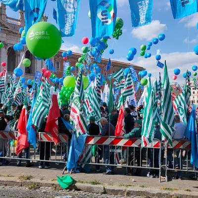 #MaiPiùFascismi: Cgil Cisl e Uil in piazza a Roma per il lavoro, la partecipazione e la democrazia