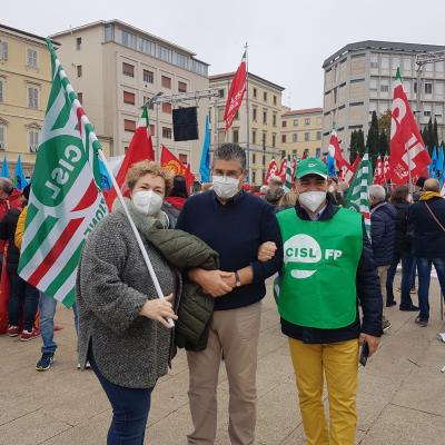 Pensioni, fisco, lavoro, sviluppo: una manovra inadeguata  Manifestazione regionale  Cgil Cisl Uil ad Ancona