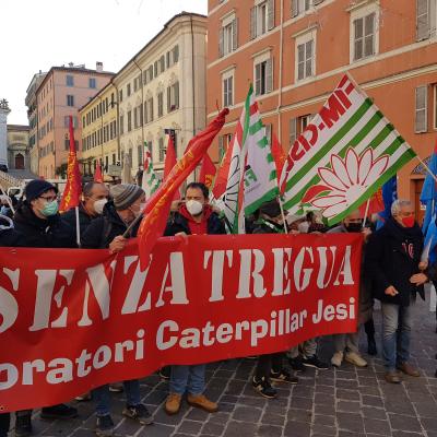 Caterpillar: sit in davanti alla Prefettura di Ancona venerdì 7 gennaio