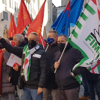 Caterpillar: sit in davanti alla Prefettura di Ancona venerdì 7 gennaio