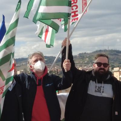 25 febbraio Sciopero nazionale trasporto pubblico  ad Ancona presidio dei lavoratori sotto la Regione Marche