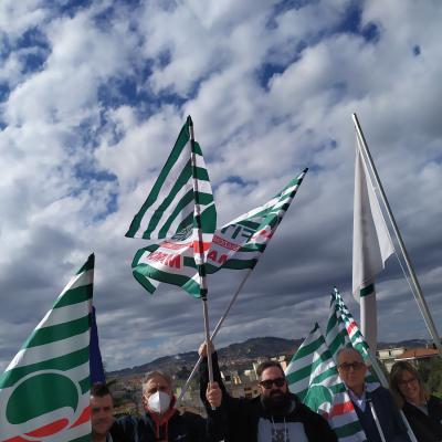 25 febbraio Sciopero nazionale trasporto pubblico  ad Ancona presidio dei lavoratori sotto la Regione Marche