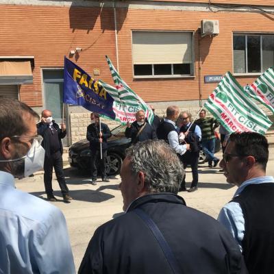 Conerobus: sciopero di 4 ore e presidio dei lavoratori davanti alla sede