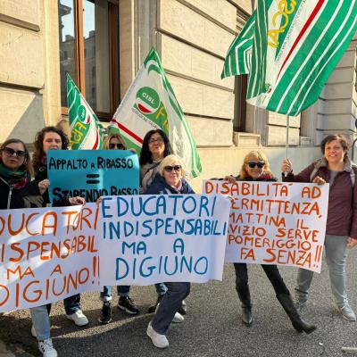 Codess sociale :  sciopero e siti-in davanti al Comune di Ancona