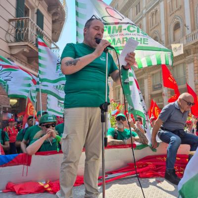 Sciopero  Metalmeccanici Marche  in 800 alla manifestazione regionale ad Ancona