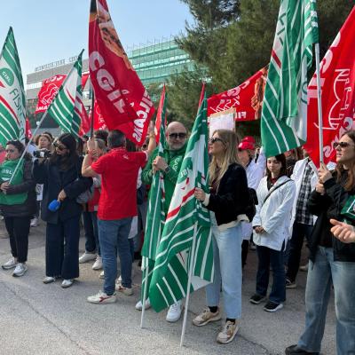 Rotte le trattative sul rinnovo CCNL farmacie private Federfarma 6 novembre è Sciopero nazionale presidio nelle Marche