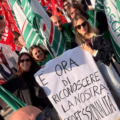 Rotte le trattative sul rinnovo CCNL farmacie private Federfarma 6 novembre è Sciopero nazionale presidio nelle Marche