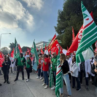 Rotte le trattative sul rinnovo CCNL farmacie private Federfarma 6 novembre è Sciopero nazionale presidio nelle Marche