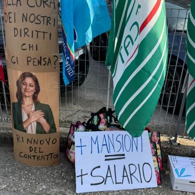 Rotte le trattative sul rinnovo CCNL farmacie private Federfarma 6 novembre è Sciopero nazionale presidio nelle Marche