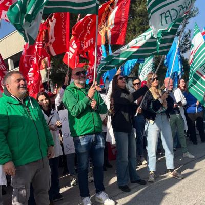 Rotte le trattative sul rinnovo CCNL farmacie private Federfarma 6 novembre è Sciopero nazionale presidio nelle Marche