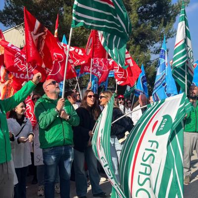 Rotte le trattative sul rinnovo CCNL farmacie private Federfarma 6 novembre è Sciopero nazionale presidio nelle Marche