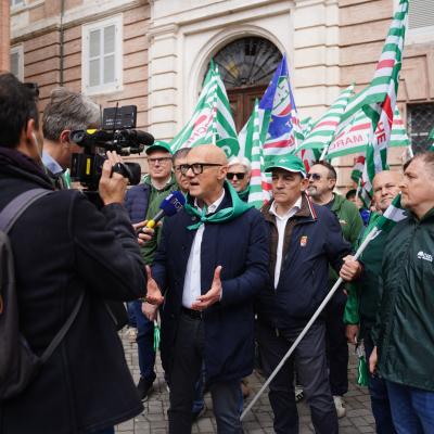 "Lavoro diginitoso" il Primo Maggio 2026 di CGIL CISL UIL Marche