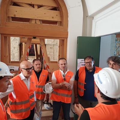 Ricostruzione, CISL Marche in visita al cantiere del Palazzo Ducale di Camerino: «Un segnale concreto di rigenerazione, ma la sicurezza deve restare una priorità»