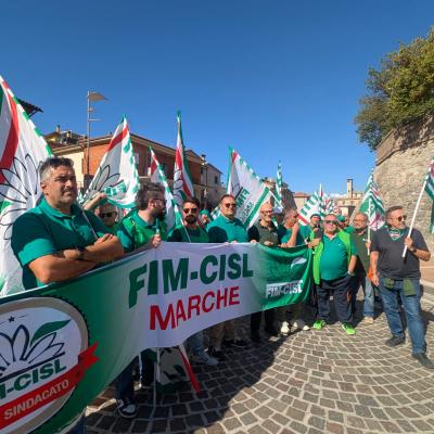Electrolux, manifestazione nazionale a Cerreto d’Esi contro 1.400 esuberi e la chiusura dello stabilimento