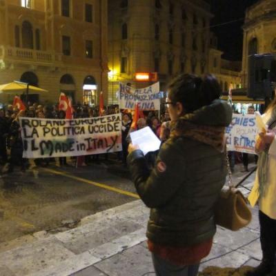 Le immagini delle manifestazioni nelle Marche