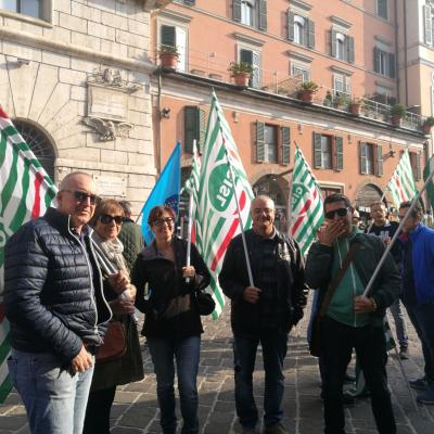 Pensioni, Lavoro, Giovani, mobilitazione Cgil, Cisl e Uil: presidi e manifestazioni nelle Marche