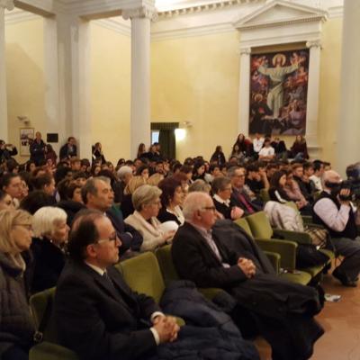 "Una su Tre": appuntamento a teatro per le donne vittime di violenza