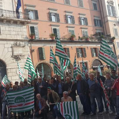 Pensioni, Lavoro, Giovani, mobilitazione Cgil, Cisl e Uil: presidi e manifestazioni nelle Marche